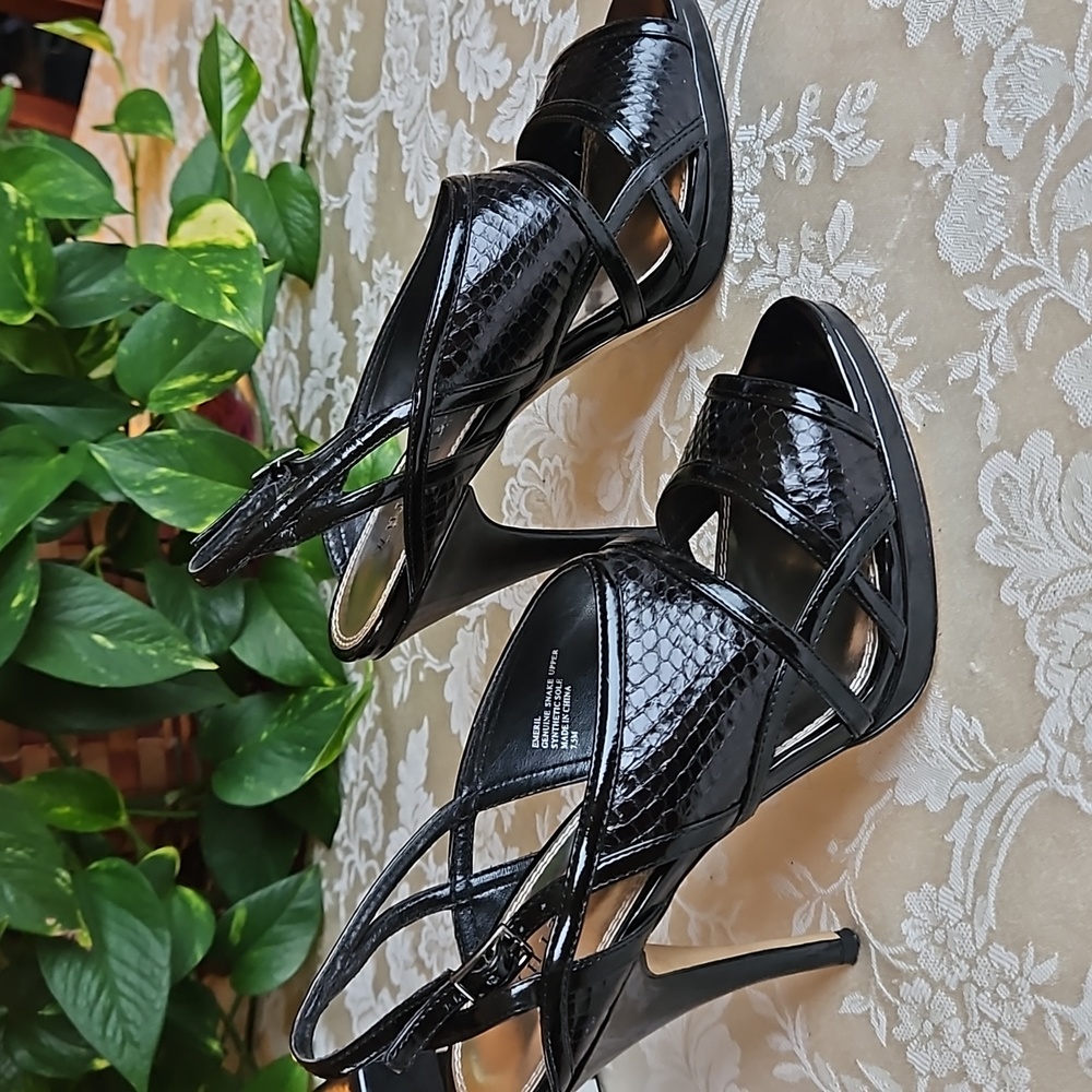 White House Black Market Heels 👠